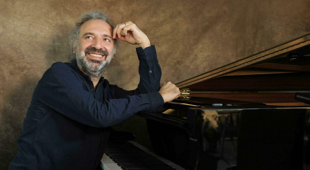 Stefano Bollani: «Da ragazzo ero un alieno, la musica mi ha liberato. I primi soldi guadagnati? Lavorando da turnista per Raf»