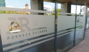 2.700 posti a tempo indeterminato. Requisiti e bando