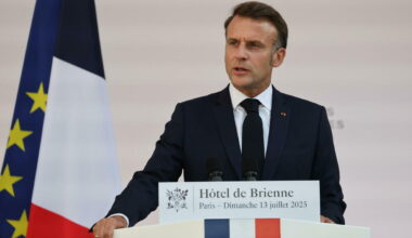 Macron: «Il piano di Israele per Gaza è un disastro senza precedenti». Tajani: «Aperti a riconoscimento Palestina»