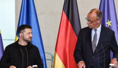 «Scambio territori con l'ok di Kiev». Usa, stop fino a 20 agosto a sanzioni finanziarie ai russi