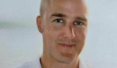 Uomo ucciso da tre minori nel Regno Unito, Alexander Cashford «colpito con sassi e poi calpestato»: il racconto dei testimoni