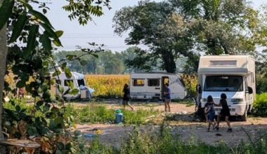 Campo Rom di via selvanesco in cui questa mattina sono stati arrestati i 4 minori accusati dell’omicidio stradale di via saponaro - Milano, 12 Agosto 2025 (Foto Claudio Furlan/Lapresse) Roma camp in Via Selvanesco where the 4 minors accused of...