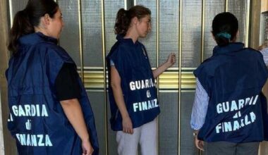 Case pollaio per le vacanze in Puglia, a Gallipoli 9 ragazzini in un appartamento per 3 persone. Affitti a 3mila euro a settimana