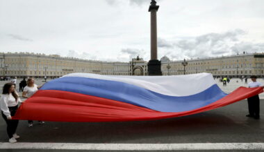 Russia, buco nel bilancio dello Stato di 50 miliardi di euro e inflazione alle stelle. ​«La gente non ha più il becco d'un quattrino»​