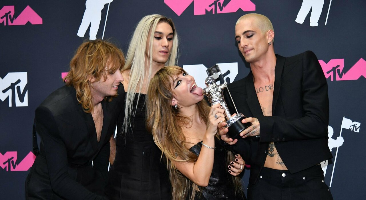 Maneskin, c'è la data della reunion. «Conti polverizzati e Victoria da solista ha guadagnato più di Damiano»