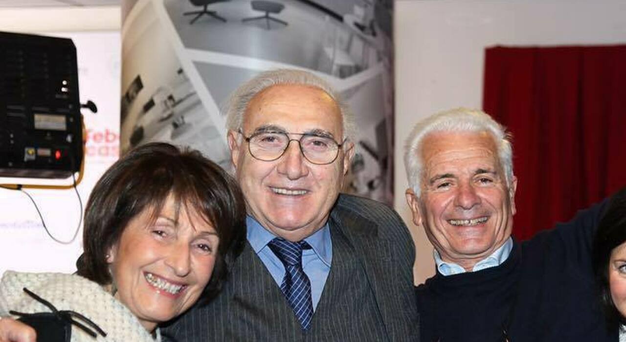 lo studio era pieno di fotografie e ricordi. Prendevamo il caffè in eleganti tazzine di porcellana»