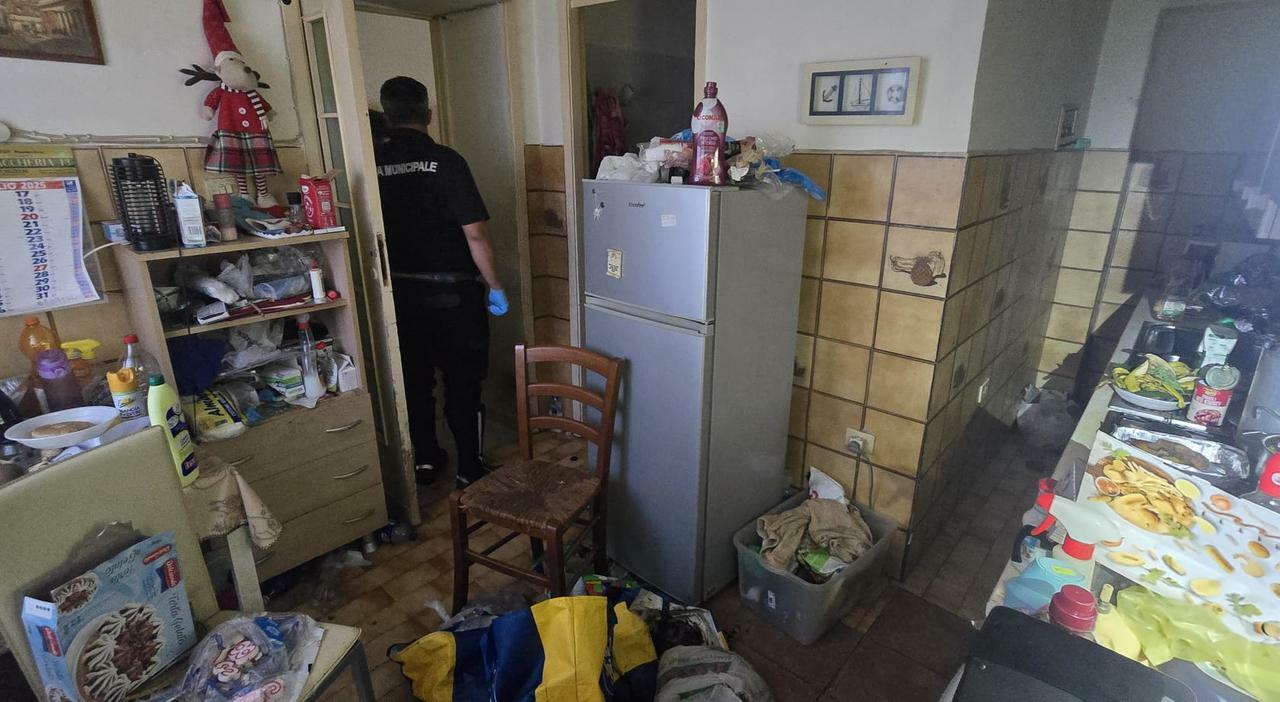 Torre del Greco, segregata in casa a 13 anni: arrestata madre-aguzzina