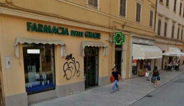 se ne va la Farmacia delle Grazie