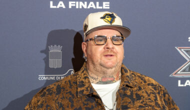 «Basta col rap, a 50 anni sarei una macchietta. Ai miei figli insegno l'inglese così potranno scappare dall'Italia»