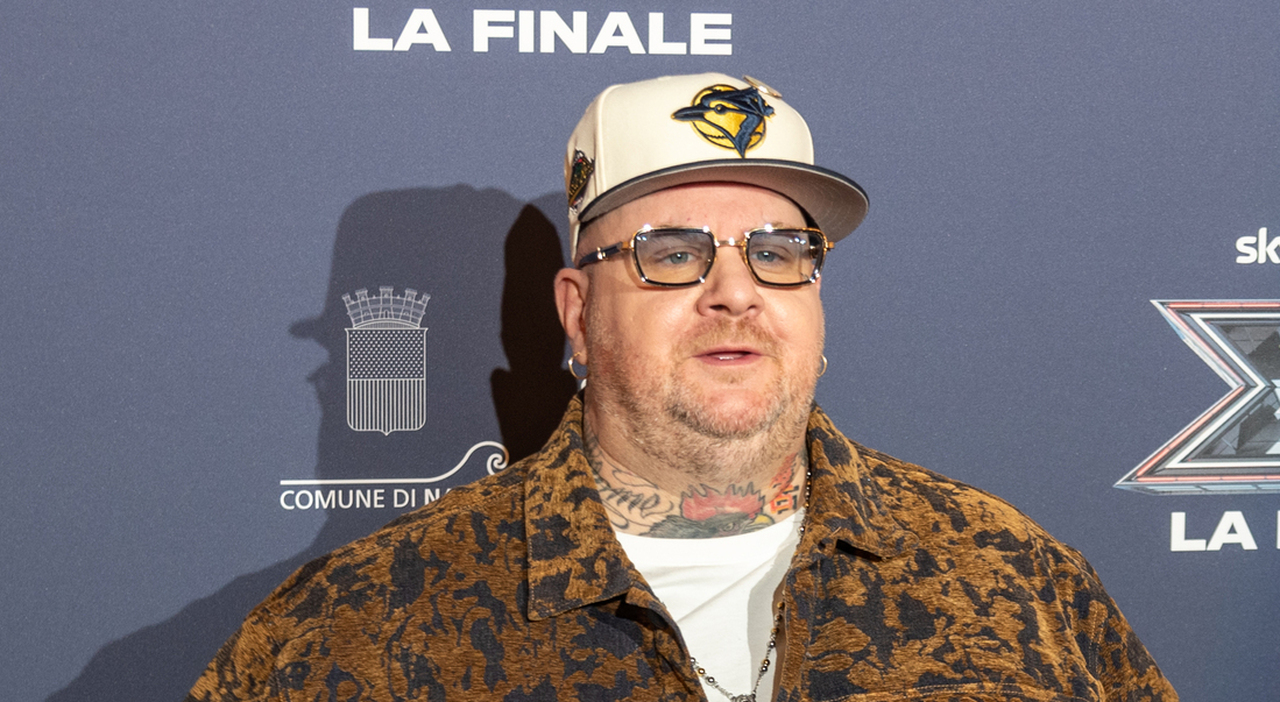 «Basta col rap, a 50 anni sarei una macchietta. Ai miei figli insegno l'inglese così potranno scappare dall'Italia»