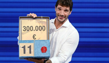 Stefano De Martino anticipa il ritorno al 2 settembre. Studio nuovo, il pacco nero e tutte le novità