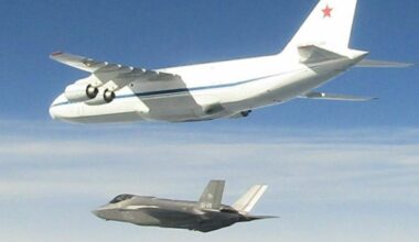 Scramble in Estonia, due F-35 italiani intercettano velivolo russo. «Protezione del fianco Est»