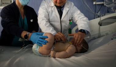 Bronchiolite, vaccini gratuiti per bambini fino a un anno e fragili fino a 24 mesi. Al via la nuova campagna di prevenzione