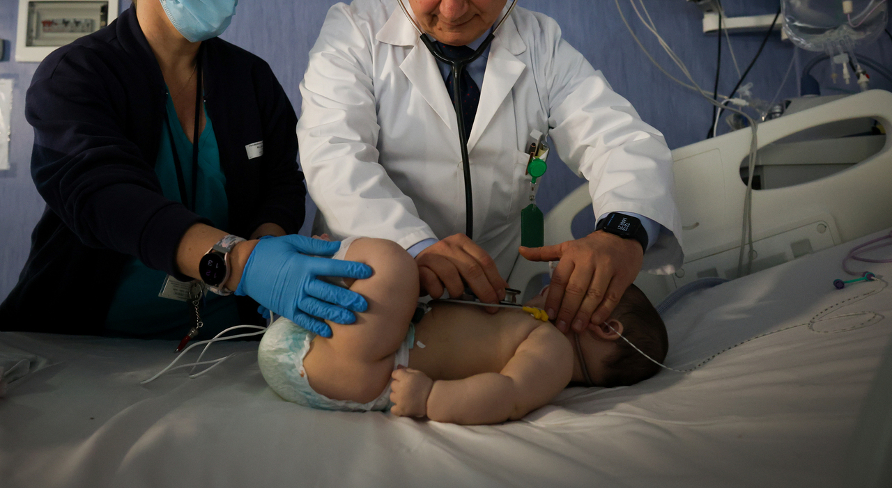 Bronchiolite, vaccini gratuiti per bambini fino a un anno e fragili fino a 24 mesi. Al via la nuova campagna di prevenzione