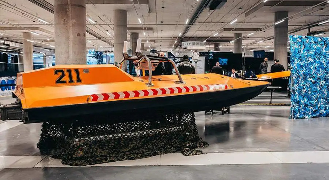Russia, il primo attacco con un drone navale (copiato dall'Ucraina). «Affondata nave di Kiev»