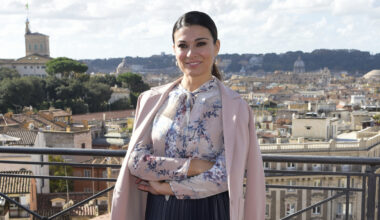 Roberta Lanfranchi si racconta: «Con Pino Insegno non ci sentiamo più. Da velina guadagnavo un milione a serata» - Il Mattino