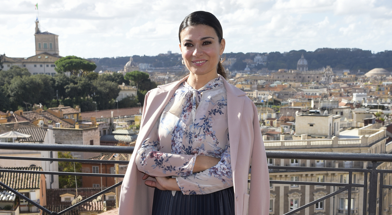 Roberta Lanfranchi si racconta: «Con Pino Insegno non ci sentiamo più. Da velina guadagnavo un milione a serata» - Il Mattino