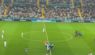 Supercoppa Europea, striscione Uefa: "Stop a uccisione bambini e civili"