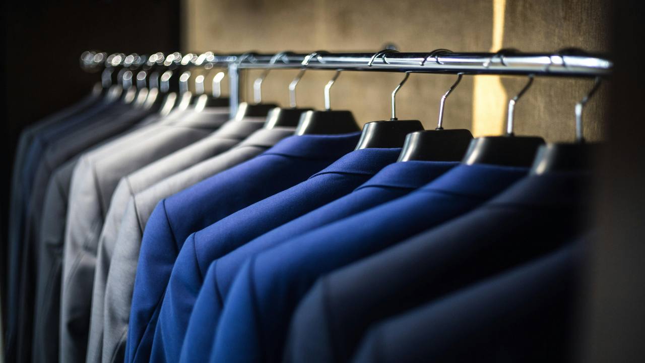 La grande catena di abbigliamento ci saluta per sempre: dopo 100 anni chiude i battenti | Ci ha vestito a tutti da sempre