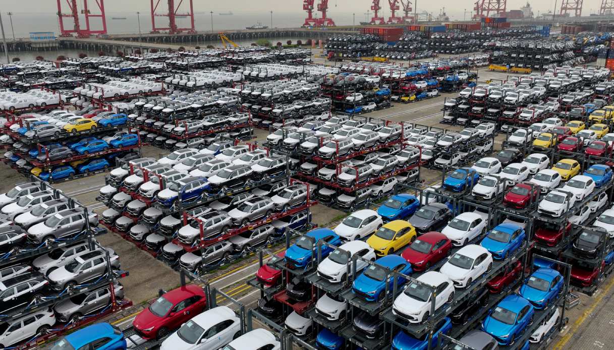 Invasione auto cinesi in Europa, oggi le puoi ordinare direttamente online: come funziona