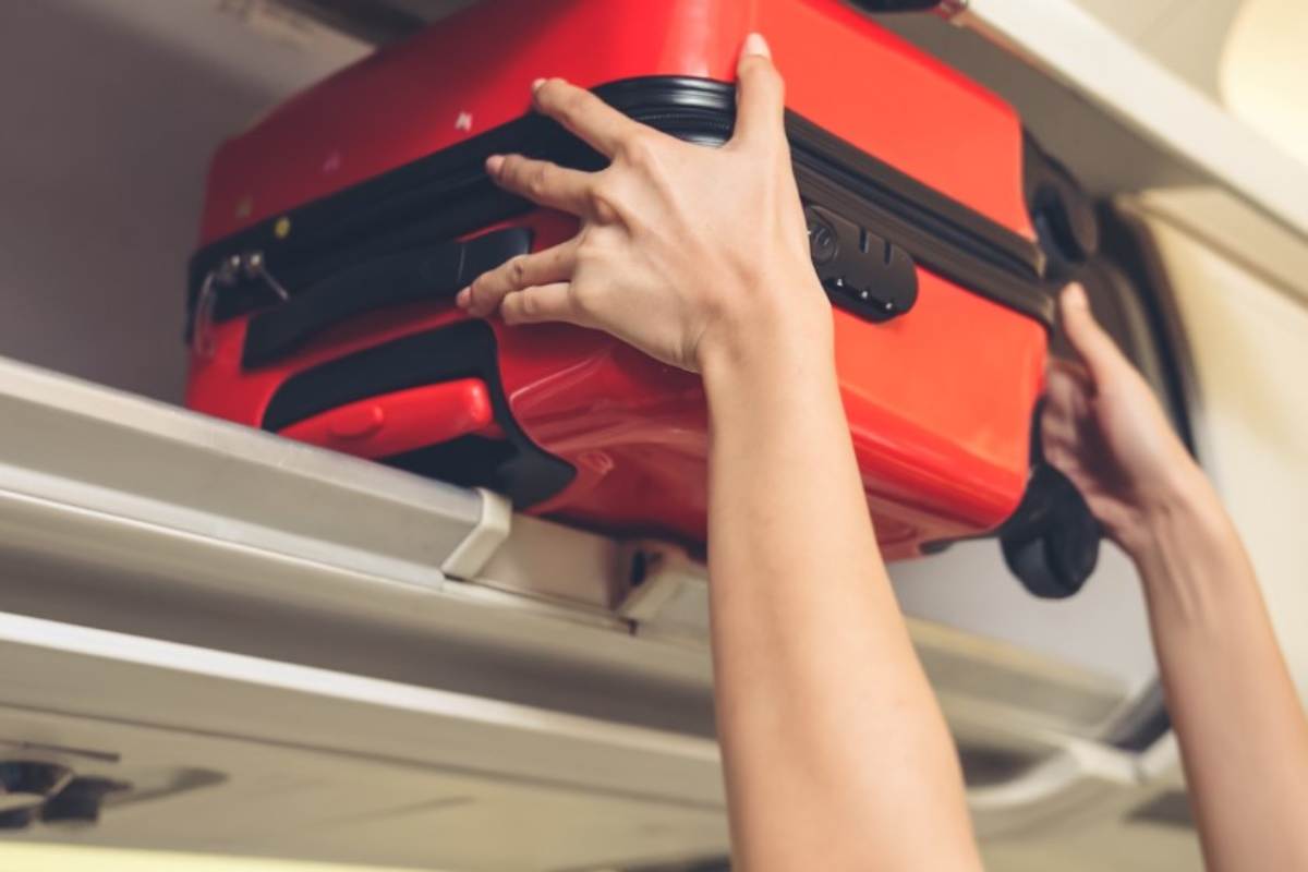 Bagaglio a mano gratis: arriva finalmente la svolta per i voli low cost. Cosa dice la legge