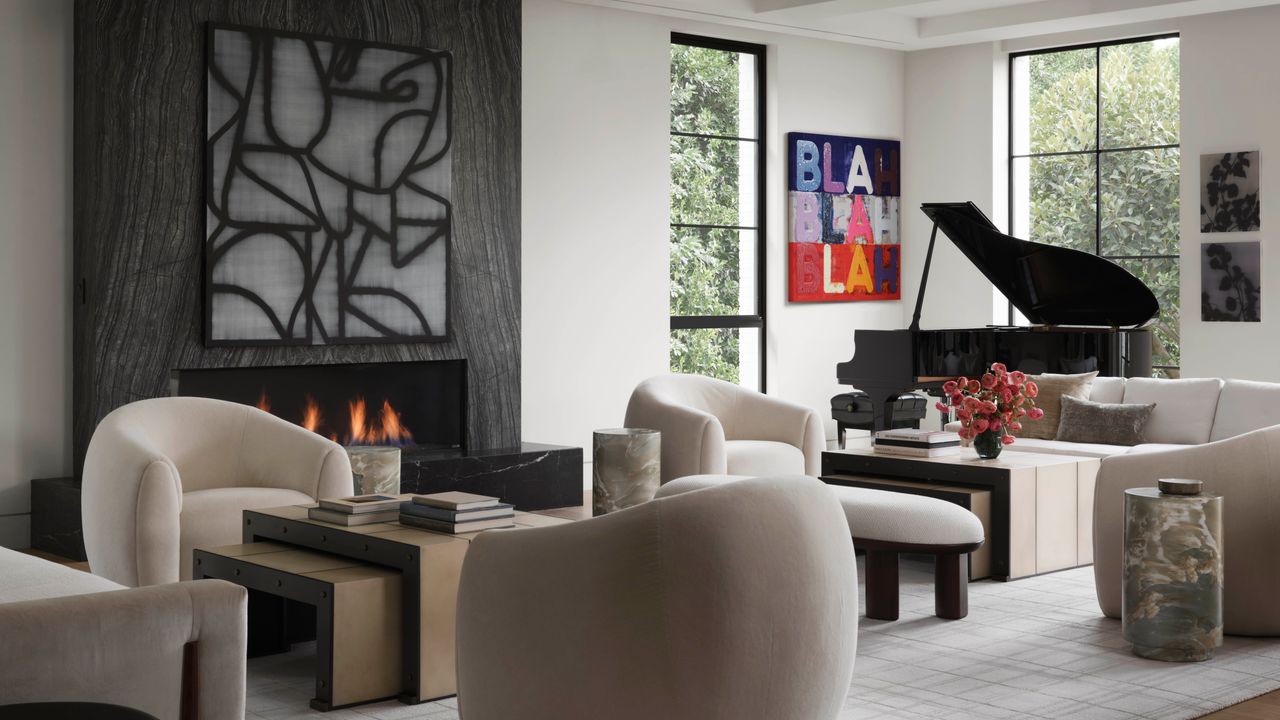 La casa a Beverly Hills, enorme (1.200 m2) e lussuosa, di un produttore hollywoodiano