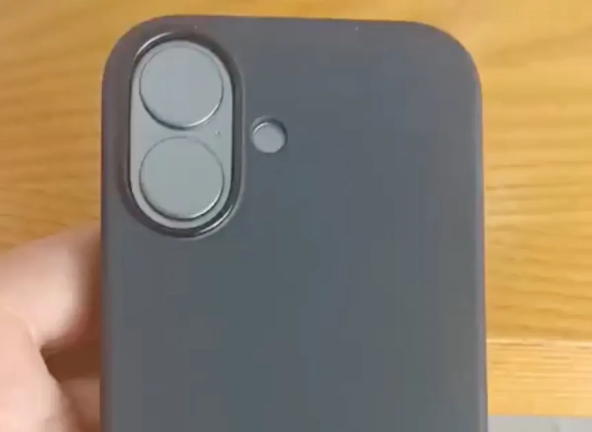 Con iPhone 17 le custodie Apple avranno quattro buchi in più - macitynet.it Con iPhone 17 le custodie Apple avranno quattro buchi in più - macitynet.it