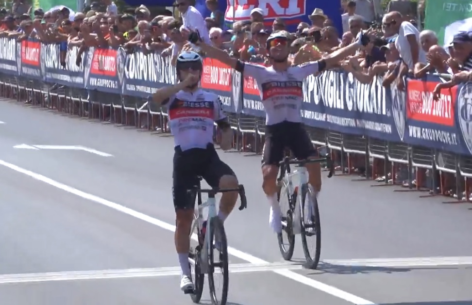 Firenze-Viareggio, dominio Biesse-Carrera: vince Dati in parata davanti a Iacomoni
