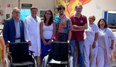 Due nuove carrozzine donate all’Ospedale Santa Corona grazie alla Identity Dance School