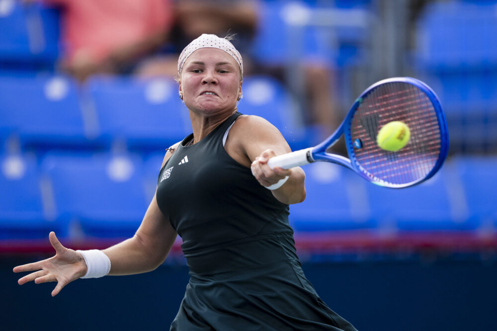 WTA Monterrey 2025, Mertens, Shnaider e Alexandrova passano ai quarti. Esce Emma Navarro