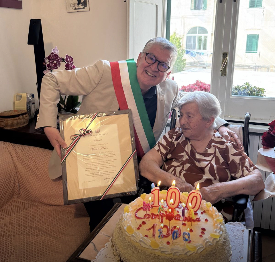 Ravello, festa per i 100 anni di Maria Mansi: ha fatto dell'assistenza e della cura la sua missione di vita