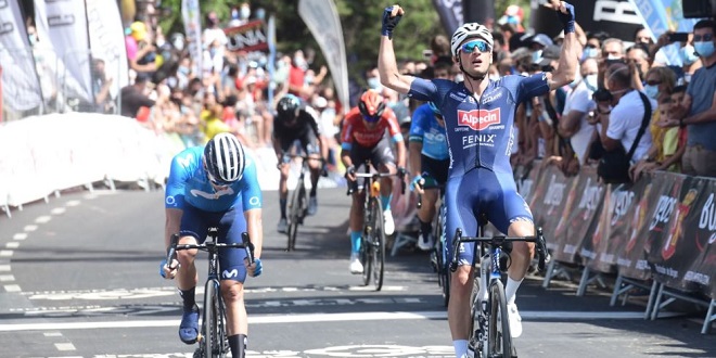Soudal Quick-Step, Edward Planckaert firma sino al 2028: "Sono pronto a dare il massimo per aiutare la squadra a ottenere il maggior numero possibile di vittorie"