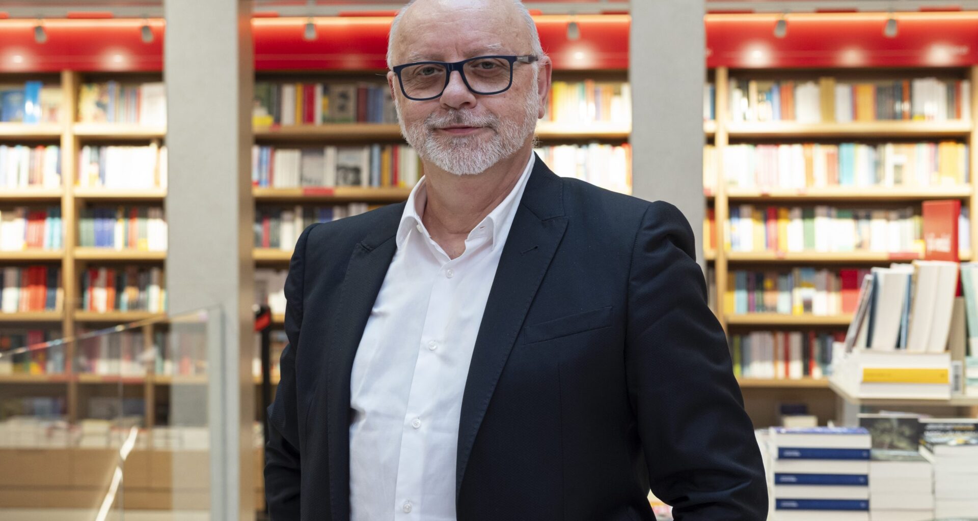 Per Mondadori, ricavi stabili con margini in calo nel primo semestre