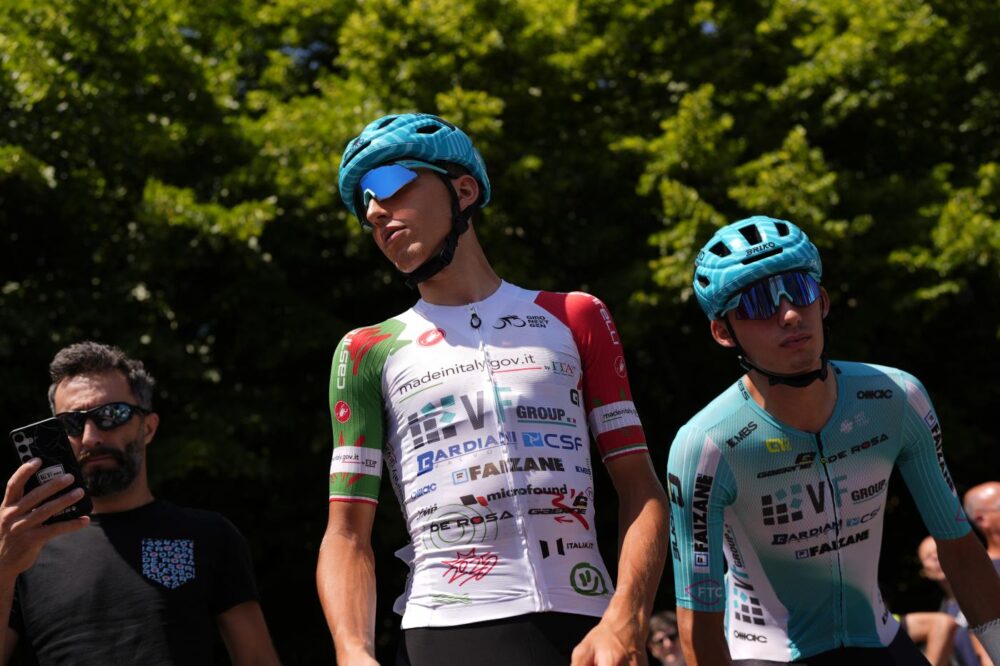 Arriva la fuga bidone al Tour de l'Avenir. Rowe si impone, classifica ribaltata. Turconi risale