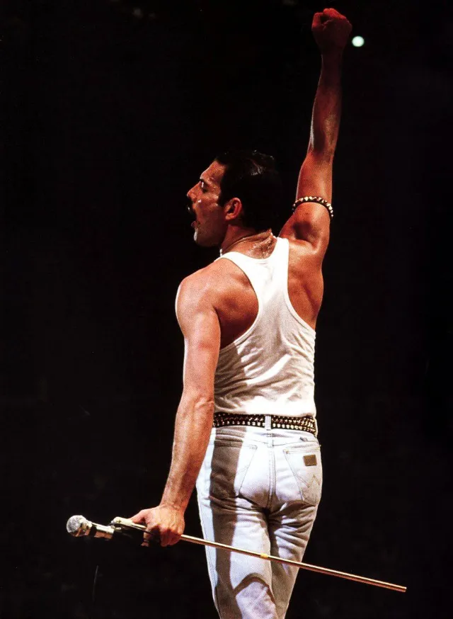 Freddie Mercury e l'epica da stadio