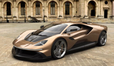 Debutta una nuova supercar "vecchia scuola": V12 aspirato e cambio manuale per veri puristi