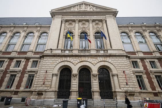 Francia sospende accoglienza gazawi dopo post antisemiti di una studentessa di Sciences Po