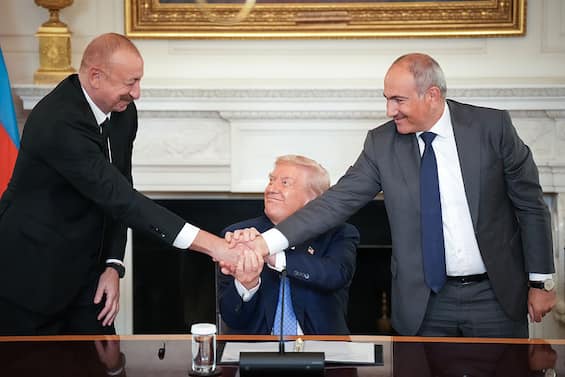 Armenia-Azerbaigian, Trump: 'Paesi si impegnano per fine guerra'