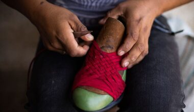 Messico, polemica per Oaxaca Slip-On di Adidas ispirate ai sandali indigeni huaraches: l'azienda si scusa
