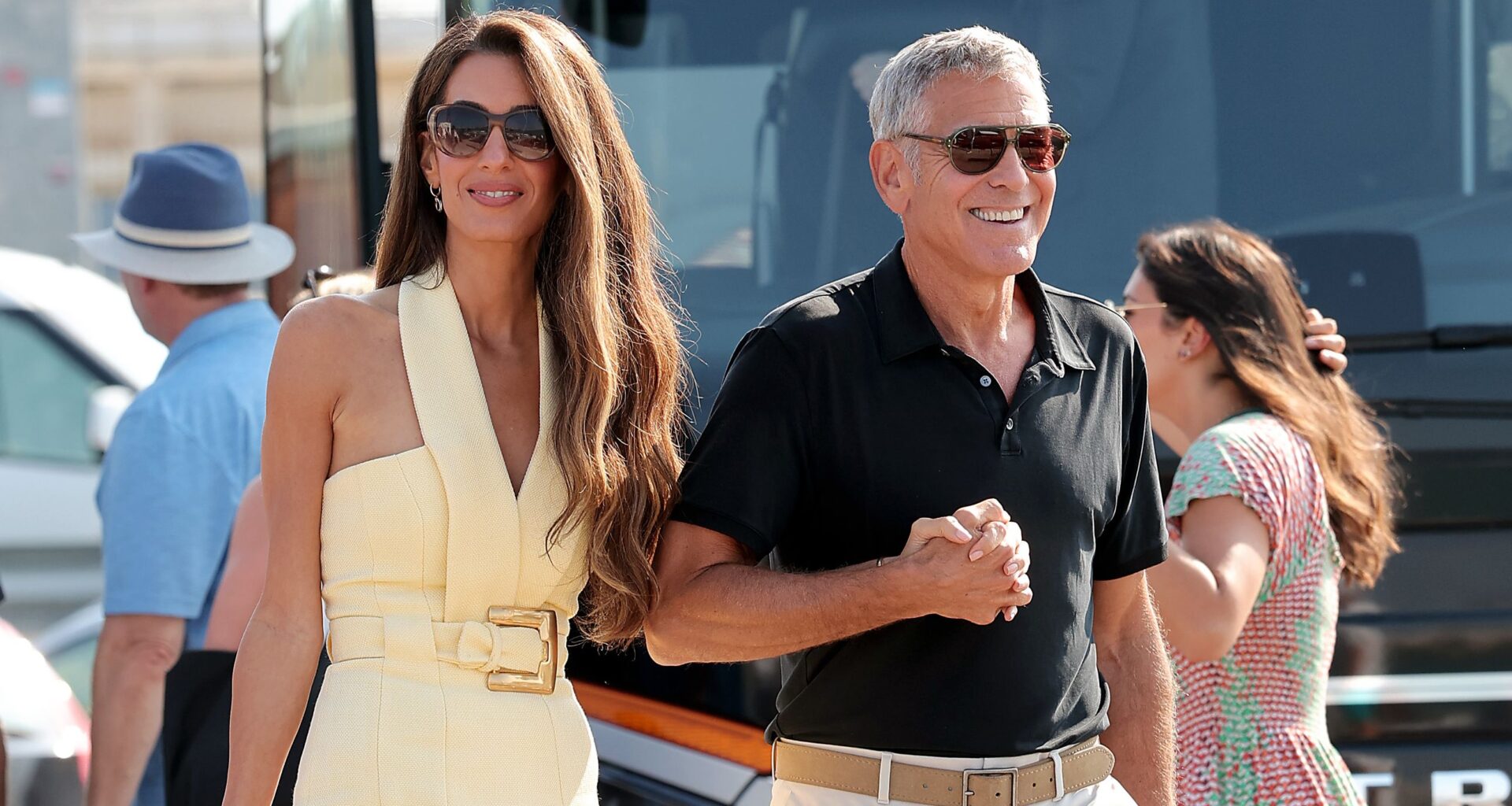 Mostra del cinema di Venezia 2025 al via: George e Amal Clooney sono arrivati al Lido. Lo stile è un affare di coppia