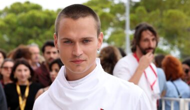 Saul Nanni al Festival di Venezia 2025: look impeccabile e un dettaglio che fa la differenza
