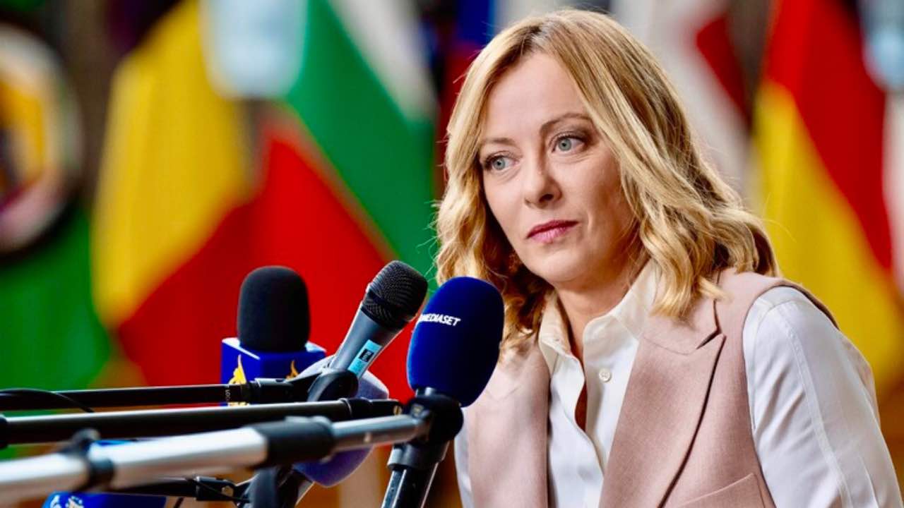 UFFICIALE GIORGIA MELONI, mazzata devastante per i proprietari: se non mandi questo foglio perdi tutto istantanemente