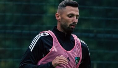 Cagliari, grave infortunio per Wieteska al debutto con il Kocaelispor