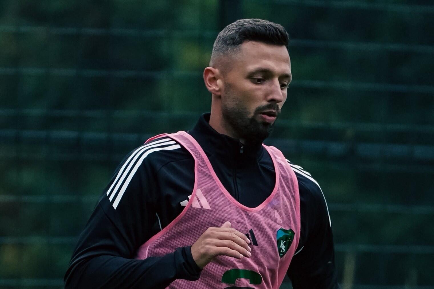 Cagliari, grave infortunio per Wieteska al debutto con il Kocaelispor