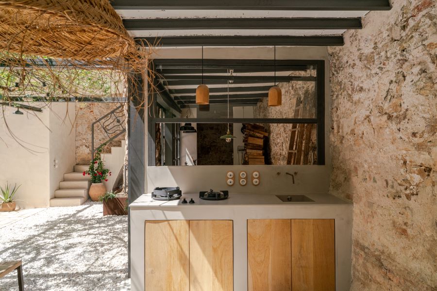 Un giardino segreto nel quartiere di Sarrià: la poesia urbana di Coblonal  