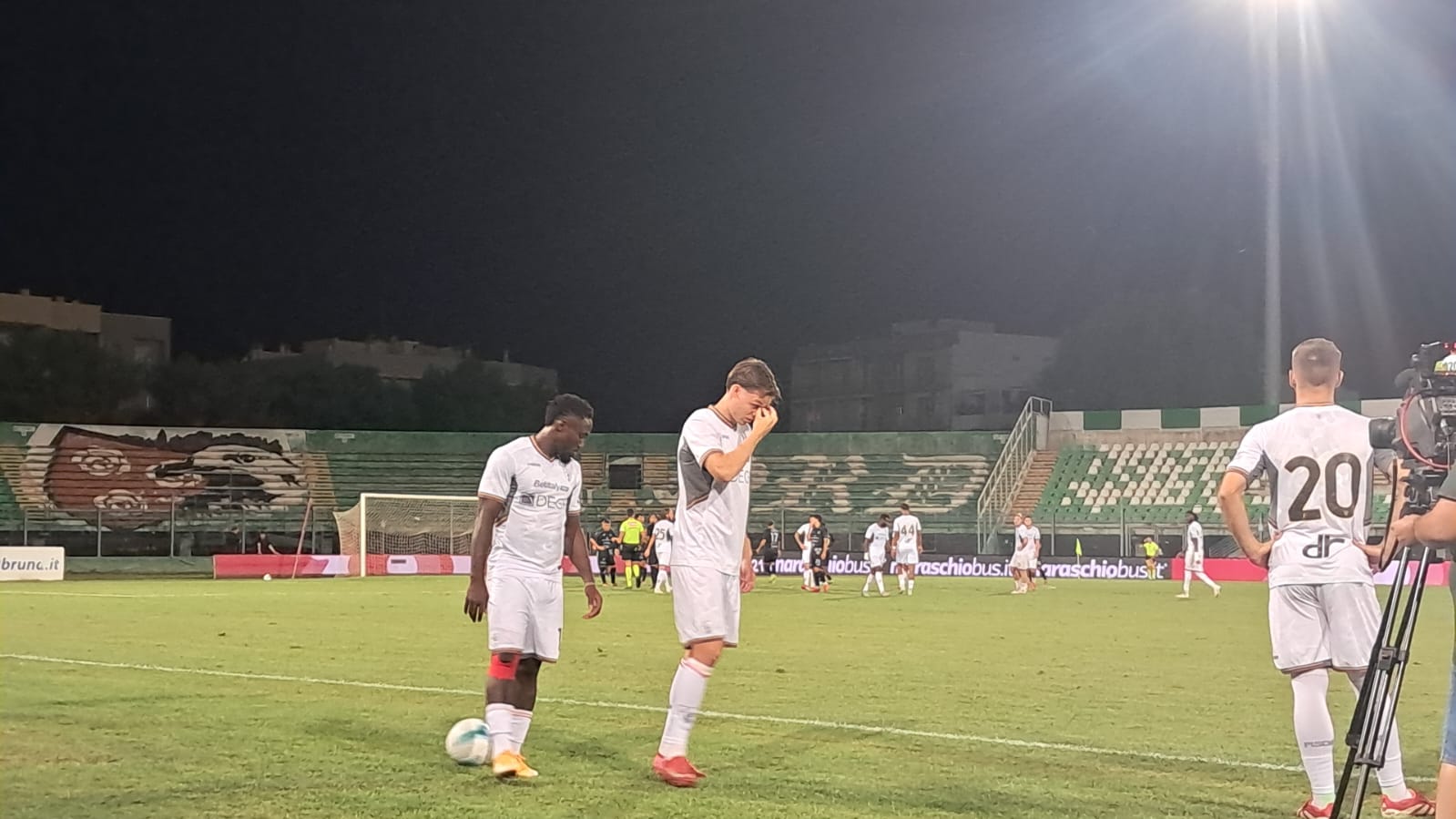 Dal 2-0 al pari: il Lecce si fa rimontare dal Monopoli - Telerama News