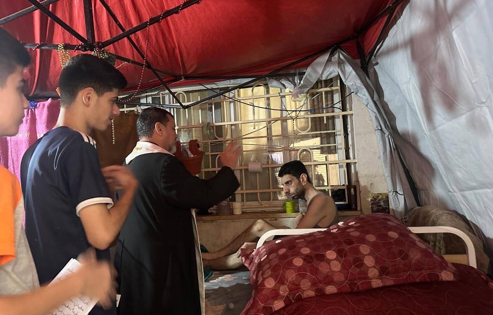 Padre Romanelli: «Notizie pessime, situazione terribile. Ma noi continuiamo»