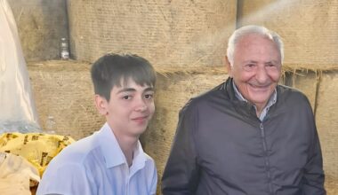 Il giovane talento di Pontedera Dennis incontra Mogol e continua a brillare