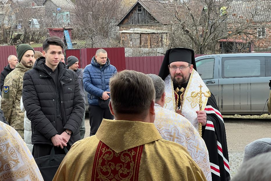 Il vescovo greco-cattolico di Donetsk, Maksym Ryabukha, all'apertura della porta giubilare a Kramatorsk