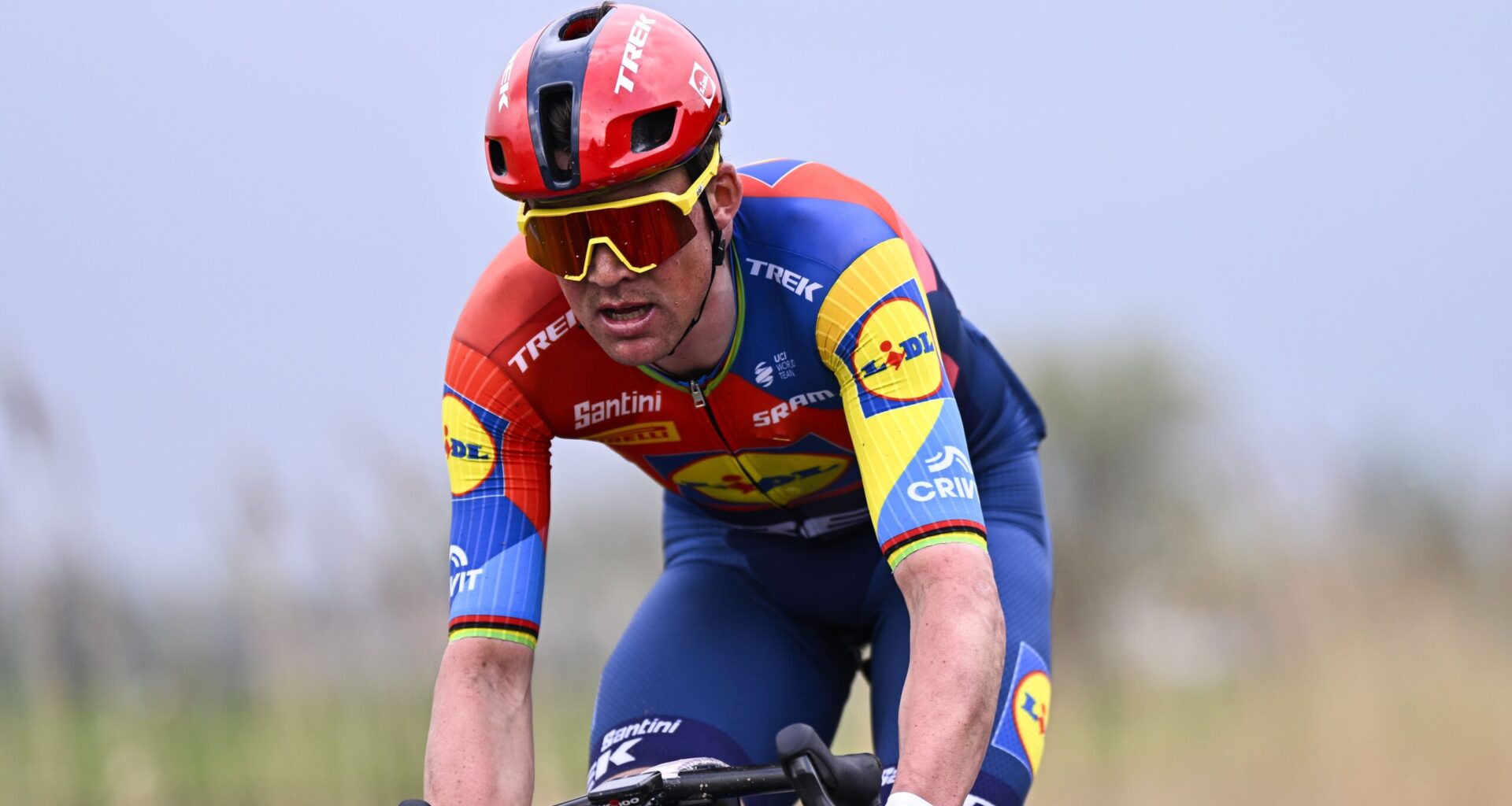 30 km al traguardo, Quinn al comando con 25'' sul plotone